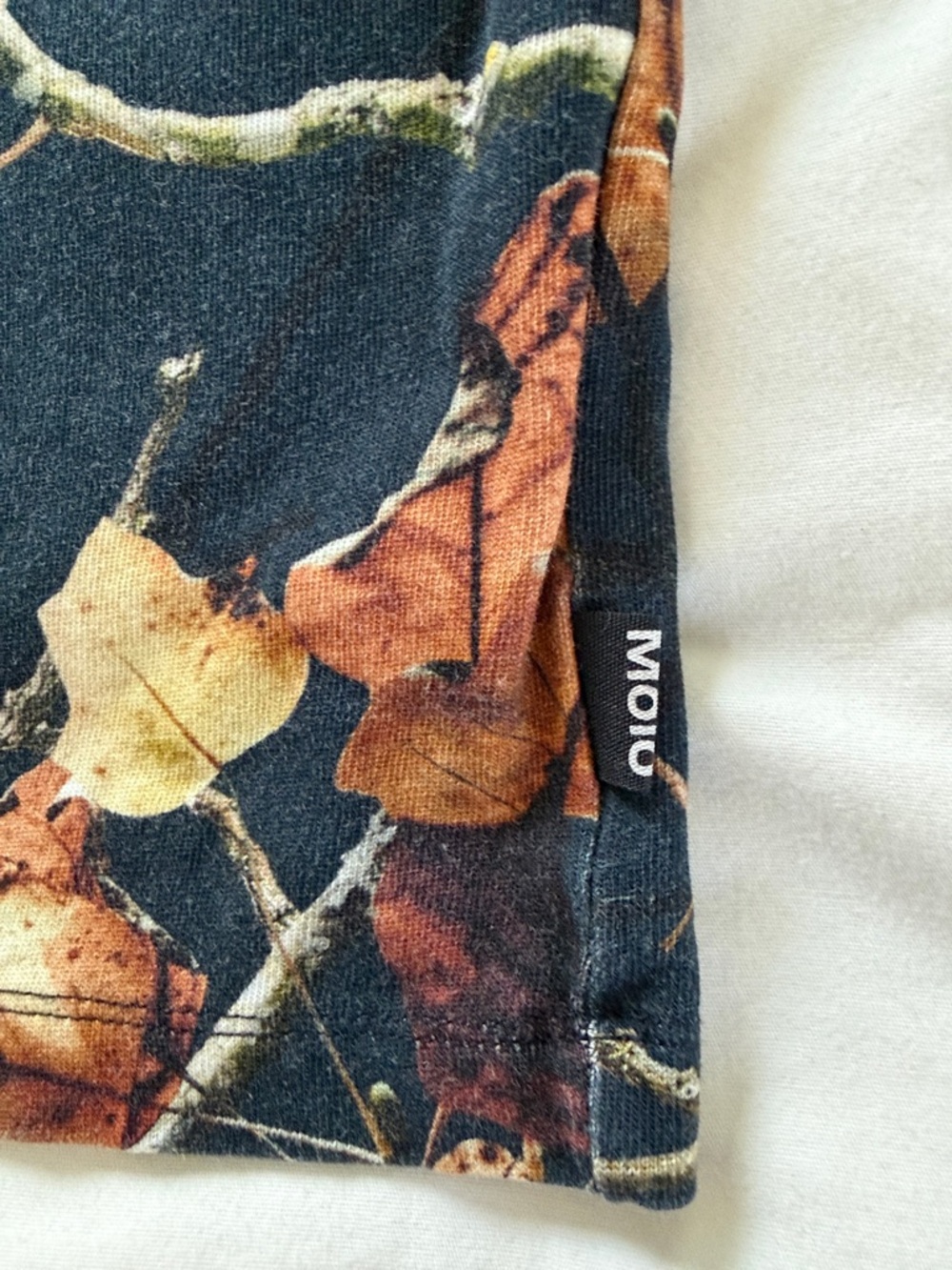 Molo Ruben Long Sleeve Tee Navy Branch Camo Print Size 12 (152) Kids - Picture 8 of 11
